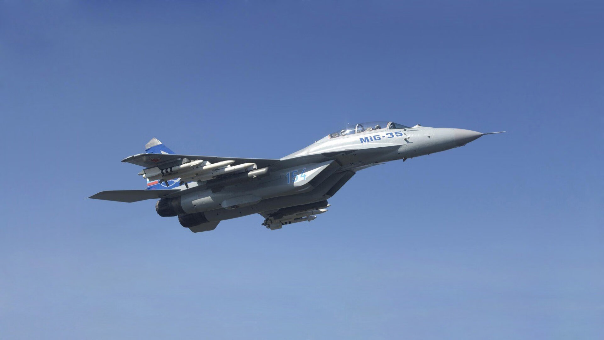 kaiyun体育综合-球迷“狂热应援”引爆欧冠夜——一场视听盛宴,球迷狂欢