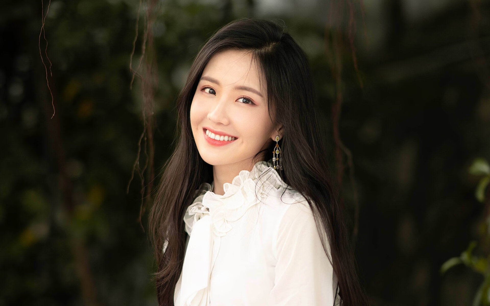 开云网站-英格兰骑手汤姆·麦克尤恩在巴黎奥运会上获得个人障碍赛银牌,创造历史。